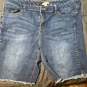 Womans shorts size 16